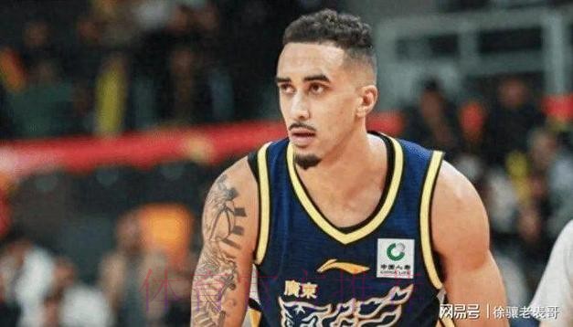 广东三外配置太完美！奎因萨姆纳双能卫猛攻，萨林杰关键球收割！